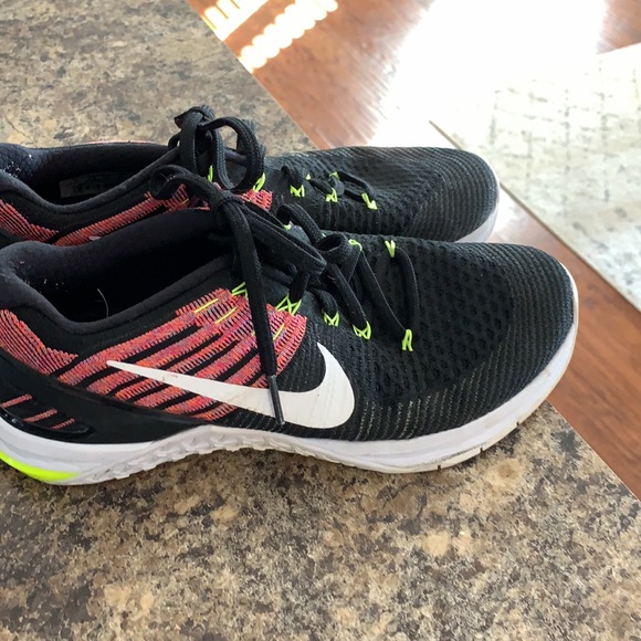 Nike flyknit metcons women’s size 9 - Picture 4 of 9